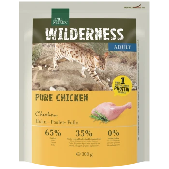 Sac de nourriture pour chat Real Nature Wilderness Adult Pure Chicken montrant un félin sauvage, 65% poulet, 300 g.