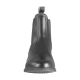 Schwarze Leder-Stiefeletten mit glatter Oberfläche und elastischen Seitenpaneelen, von vorne betrachtet.