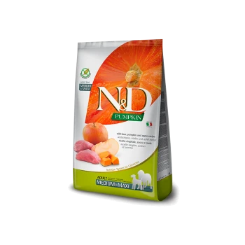 Hundefutterbeutel mit der Bezeichnung "N&D PUMPKIN" mit Rezept für Wildschwein, Kürbis und Apfel für erwachsene mittelgroße und große Hunde.