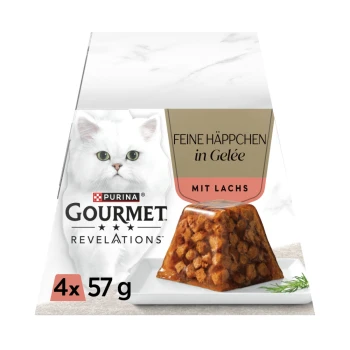 Purina Gourmet Katzenfutterpackung mit weißer langhaariger Katze und Lachs in Gelee; sichtbare Beschriftungen: ‚Feine Häppchen‘, ‚Mit Lachs‘, ‚4 x 57 g‘.