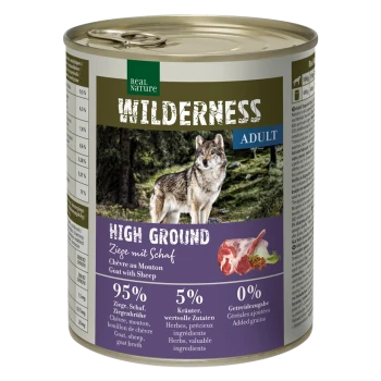 Dosen für Haustierfutter mit der Aufschrift 'Wilderness Adult High Ground', mit einem Wolf und 95% Ziegen- und Schafgehalt, 5% Kräutern und 0% Getreide.