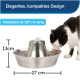 Eine schwarz-weiße Katze trinkt aus einem Edelstahl-Wasserbrunnen (13 cm hoch, 27 cm Durchmesser, 167 cm Stromkabel).