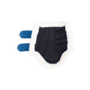 Schwarzer Pfotenschutz für Haustiere mit einer weichen weißen Fütterung und blauen Riemen, entworfen für Komfort und Wärme.