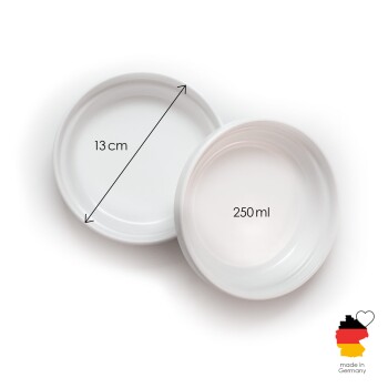 Weiße Haustierfutterschalen, 13 cm Durchmesser, 250 ml Fassungsvermögen, mit einem "Made in Germany"-Etikett.