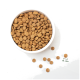 Gelbe Vutter! Haustierfutter-Tüte mit Nährwertangaben, Bild von Reis und Erbsen, Text „100% Alleinfutter!“ und „Mit Gemüse und Kräutern!“.