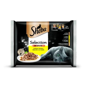 Sheba Katzenfutterverpackung mit "Selection in Sauce" und einer grauen Katze neben einem Teller mit Nassfutter; Geschmäcker sind Ente, Huhn und Geflügel.