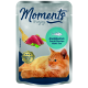 Torebka z karmą dla kotów oznaczona "Moments to enjoy" z tuńczykiem atlantyckim, złotym widelcem, zielonymi dodatkami i zrelaksowanym pomarańczowym kotem.