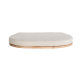 Ein beiges Tierbett mit einem weichen Kissen auf einem Holzgestell, mit ovaler Form und minimalistischem Design.