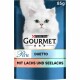 Purina Gourmet Perle Duetto kattenvoer verpakking met een pluizige witte kat, gelabeld 'Mit Lachs und Seelachs,' 85g.