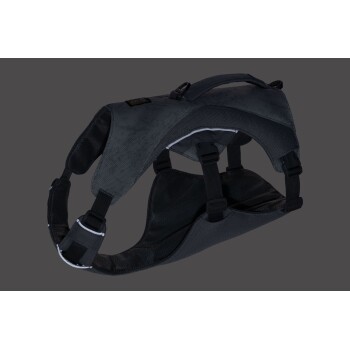 Ein schwarzes Hundegeschirr mit gepolsterten Riemen und verstellbaren Schnallen, entworfen für Komfort und Sicherheit.