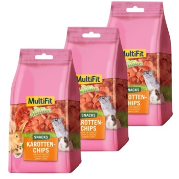 Trzy torby chipsów marchewkowych MultiFit Nature dla małych zwierząt, z obrazkami królika i świnki morskiej, z tekstem w wielu językach.