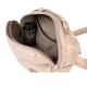 Beige Haltertasche für Hundekotbeutel mit einer Rolle schwarzer Kotbeutel innen, geöffnet mit sichtbaren Fächern.