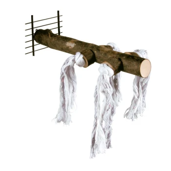 Holzspielzeug für Haustiere mit weißen Seilenden, entworfen zum Kauen und Ziehen, mit einer stabilen Baumstammform und einer Metallbefestigung zum Aufhängen.