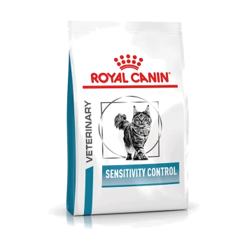 Sac de nourriture pour chats Royal Canin Veterinary Sensitivity Control présentant une illustration de chat tigré gris et un logo de couronne rouge.