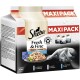 Sheba Fresh & Fine Katzenfutter Maxi-Pack, mit einer grauen Katze neben einem Teller mit Nassfutter in Sauce, mit Verpackungsdetails und einem Recycling-Symbol.