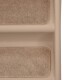 Haustiertreppe mit zwei beigen Stufen und weichen, strukturierten braunen Matten für besseren Halt, entworfen für kleine Haustiere, um leicht höhere Flächen zu erreichen.