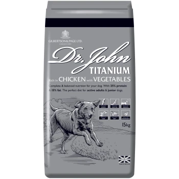 Reich an Huhn mit Gemüse Titanium 4 kg Hundefuttertüte mit der Aufschrift "Dr. John Titanium" mit einer Illustration eines laufenden Hundes, reich an Huhn und Gemüse, 25% Protein, 15% Fett, 15 kg.