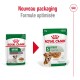 Comparaison de l'emballage de nourriture pour animaux de compagnie Royal Canin, présentant "MINI 12+ Ageing" à gauche et "mini ageing" à droite, tous deux de 85g.