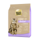 Katzenfuttertüte mit einer getigerten Katze, beschriftet mit "SELECT GOLD SENIOR Sterilised", die die Ernährung für sterilisierten Katzen mit Geflügel und Reis hervorhebt.