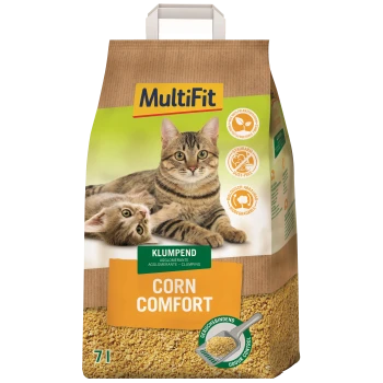 Eine Tüte MultiFit Corn Comfort Katzenstreu mit zwei getigerten Katzen, die Klumpenbildung, staubfrei und biologisch abbaubare Eigenschaften hervorhebt.