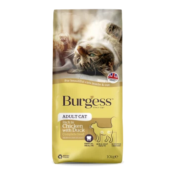 Gelbe 10-kg-Tüte Burgess Adult Katzenfutter mit Aufschrift ‚Reich an Huhn mit Ente‘ (vollwertiges Futter) und Foto einer liegenden getigerten Katze.