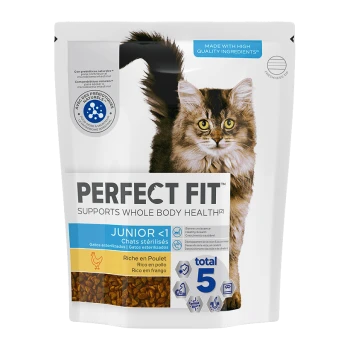 Katze Futterbeutel mit einer flauschigen Katze auf der Vorderseite, beschriftet mit "PERFECT FIT" und "unterstützt die Gesundheit des gesamten Körpers," "JUNIOR <1," und "Riche en Poulet."