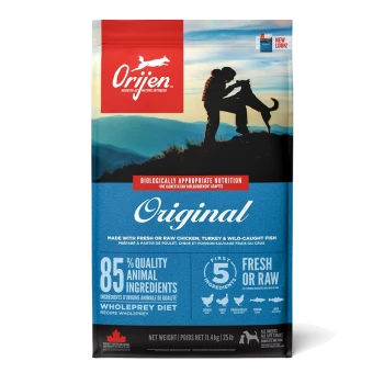Eine Tüte Orijen Original Hundefutter mit einer Silhouette von Person und Hund, die "Biologisch angemessene Ernährung" und "85% tierische Zutaten" hervorhebt.