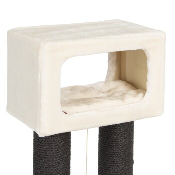 Ein gemütlicher, cremefarbener Katzenbaum mit einem plüschigen, weichen, würfelförmigen Versteck und zwei stabilen schwarzen Kratzpfosten.