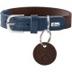 Blauer Lederhundehalsband mit silberner Schnalle und braunem Etikett mit einem Hundesilhouette, markiert mit 'HUNTER.'