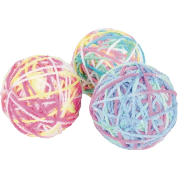 Drie pastelkleurige pluizige bolletjes garen (kattenspeelgoed)