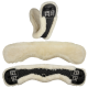 Schwarzer, gesteppten Pferdegurt mit weichem cremefarbenem Fleecefutter, mit Metallverschlüssen und einem D-Ring zur Befestigung.