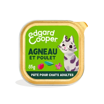 Conteneur vert de pâté pour chats Edgard Cooper avec une illustration de chat joueur, étiqueté "Agneau et Poulet" et "85g Pâté pour chats adultes."