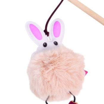 Ein flauschiges pinkes Kaninchen-Spielzeug, das an einem Stock befestigt ist, mit großen Ohren und einem süßen Gesicht, entworfen für das Spielen mit Haustieren.