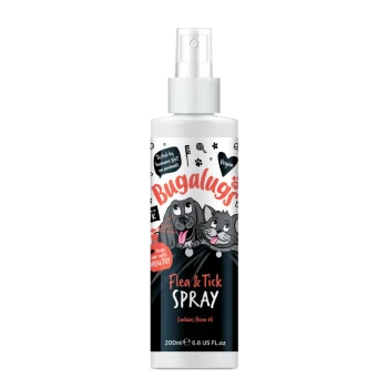 Flasche Bugalugs Floh- & Zeckenspray für Haustiere, 200 ml, mit Hund- und Katzenillustrationen, vegan und tierversuchsfrei.