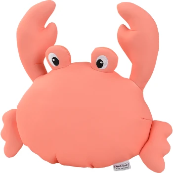 Un mignon jouet en peluche en forme de crabe de couleur rose doux avec de grands yeux et des pinces relevées, portant une étiquette qui indique "Antone Wild Variety."
