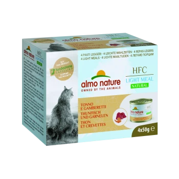 Almo Nature HFC Light Meal kattenvoer verpakking, met een foto van een kat, met tekst die "Tonnno e Gamberetti" en "4x50g" benadrukt.