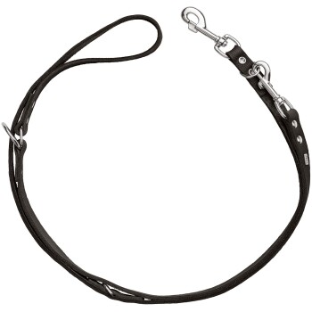 Schwarze Leder-Hundeleine mit Schlaufenhandgriff und Metallclip, ausgestattet mit silbernen Beschlägen und mehreren Einstelllöchern.