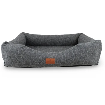 orthopädisches Hundebett Luna schwarz XXL Rechteckiges, grau strukturiertes Haustierbett mit gepolsterten Seiten und abgesenkter Vorderseite, Lederetikett mit Aufschrift 'PETLIVING'.