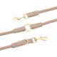 Beige geflochtene Haustierleine mit goldenen Beschlägen, mit einem Clip und einem runden Ring zur Befestigung.