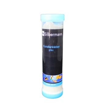 Silbermann Korallenkleber in einer klaren Tube, beschriftet auf Deutsch, mit schwarzem Hintergrund und blauen Akzenten, enthält 300 ml.