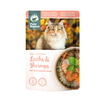 Verpackung für Katzenfutter mit einer flauschigen Katze, mit dem Text 'Pure Nature' und 'Lachs & Shrimps mit Brunnenkresse' in Pink.