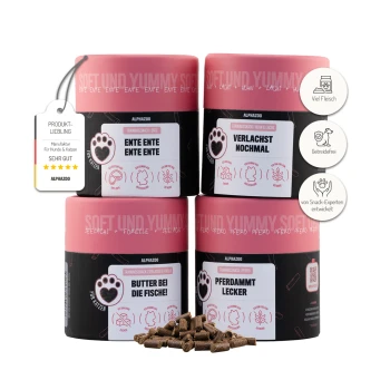 Vier bunte Behälter für Haustierleckerlis mit den Aufschriften "Enten," "Verlachst Nochmal," "Butter bei die Fische," und "Pferdammt Lecker," mit Pfotenabdruck-Logos.