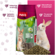 Eine Tüte PANTO Kaninchenfutter mit zwei Kaninchen auf der Vorderseite, die Vorteile wie "Nährstoffreich & ausgewogen" und "Für gesunde Kaninchen" hervorhebt.