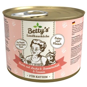 Dose mit Betty's Landhausküche Katzenfutter mit einem rosa Etikett und einer Kochillustration, die "Huhn mit Lachs & Borretschöl & Taurin" angibt.
