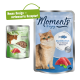 Twee huisdierenvoeding zakjes: links, 'Moments Wild Tiger' met een kattenafbeelding en tonijn, rechts, 'Moments to enjoy' met een kat en Atlantische tonijn.