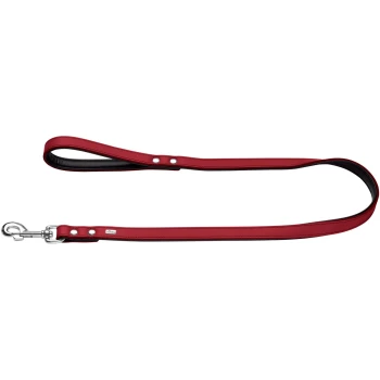 Rote Leder-Hundeleine mit schwarzer Polsterung, silbernem Karabiner und kleinem Metallanhänger mit der Aufschrift 'HUNTER'