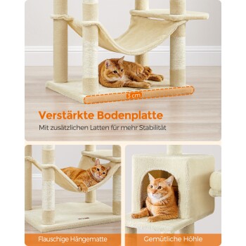 Ein gemütlicher Katzenbaum mit einem verstärkten Sockel, einer flauschigen Hängematte und einem gemütlichen Versteck, mit einer orangefarbenen Tabby, die darauf liegt.