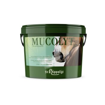 Grüner Eimer mit der Aufschrift "MUCOLYT®" mit dem Gesicht eines Pferdes, mit Text über Atemunterstützung und Stärkung des Immunsystems.