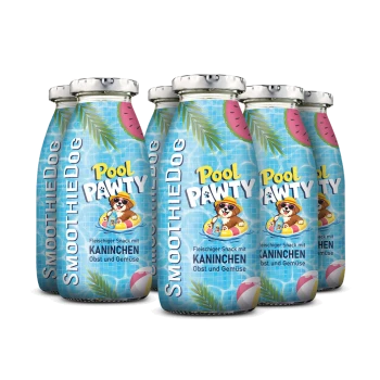 Sechs SmoothieDog „Pool Pawty“-Flaschen mit Strand-Hund-Maskottchen; aufgedruckte Texte „SMOOTHIEDOG“ und „KANINCHEN“.