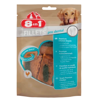 Emballage de friandises dentaires au poulet 8in1 Fillets pro avec un golden retriever. Met en avant des ingrédients de qualité pour une haleine fraîche.